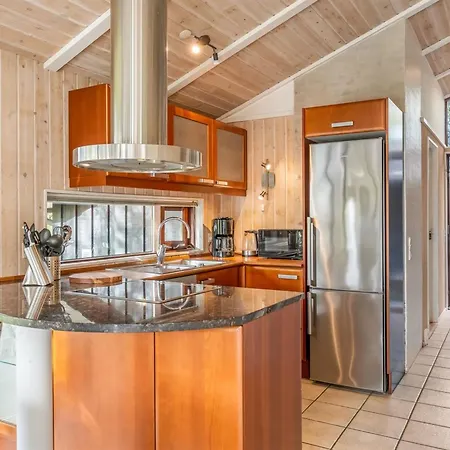 Esbern - 3-7km From The Sea By Interhome אסביירג
